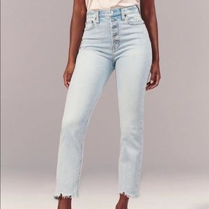 A&F Curve Love Ultra High Rise Ankle Straight Jean